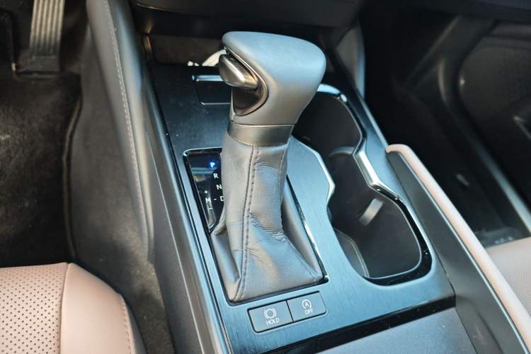Used Lexus ES 2023 200 Excellence Edition Gear Lever