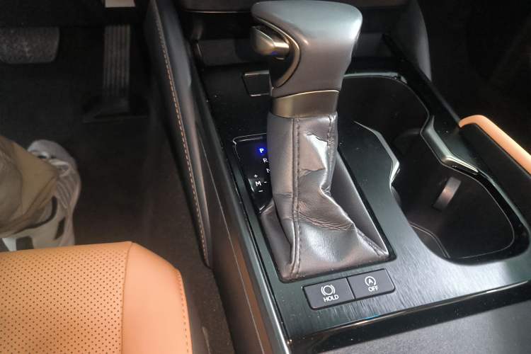 Used Lexus ES 2023 200 Excellence Edition Gear Lever