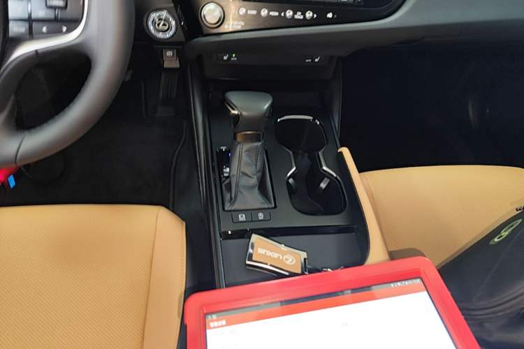 Used Lexus ES 2023 200 Excellence Edition Gear Lever