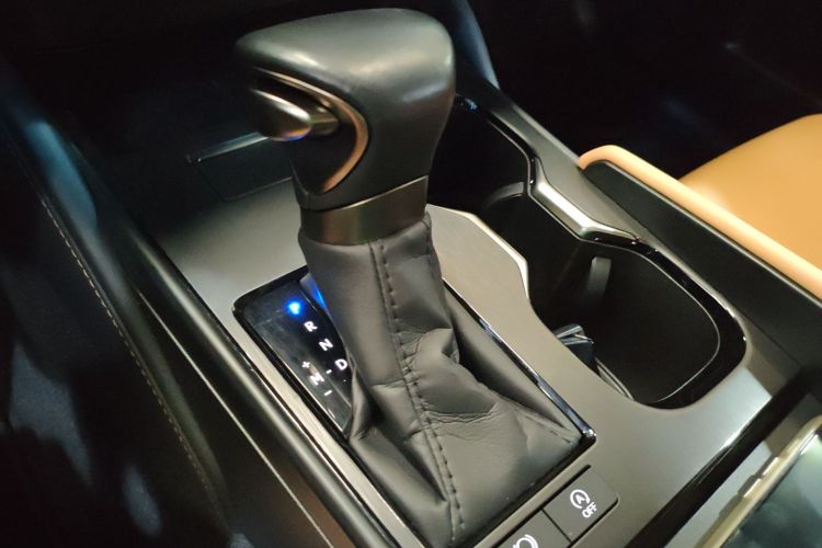 Used Lexus ES 2023 200 Excellence Edition Gear Lever