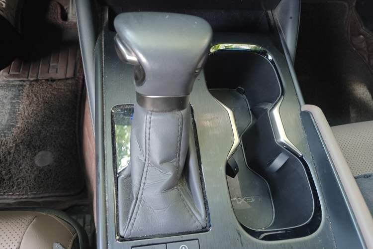 Used Lexus ES 2023 200 Luxury Edition Gear Lever