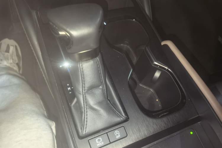 Used Lexus ES 2023 200 Luxury Edition Gear Lever