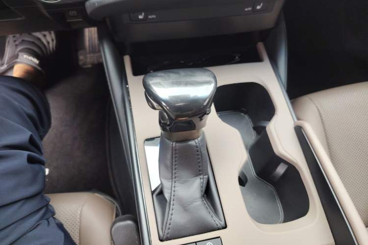 Used Lexus ES 2023 200 Excellence Edition Gear Lever