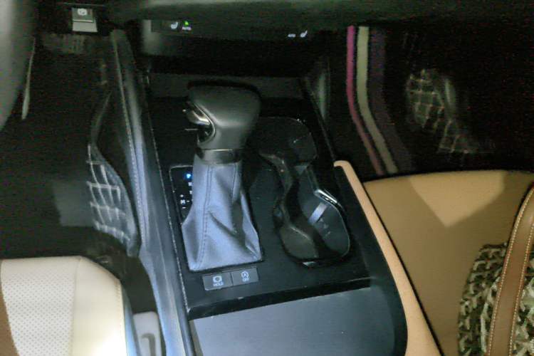 Used Lexus ES 2023 200 Excellence Edition Gear Lever