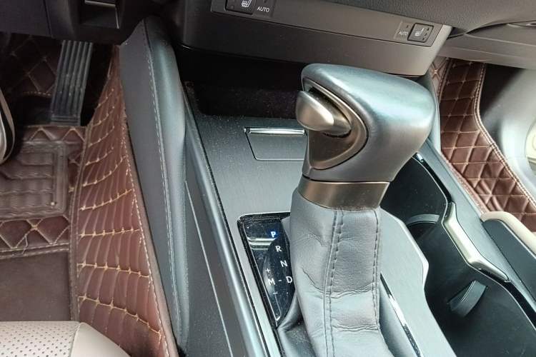 Used Lexus ES 2023 200 Excellence Edition Gear Lever