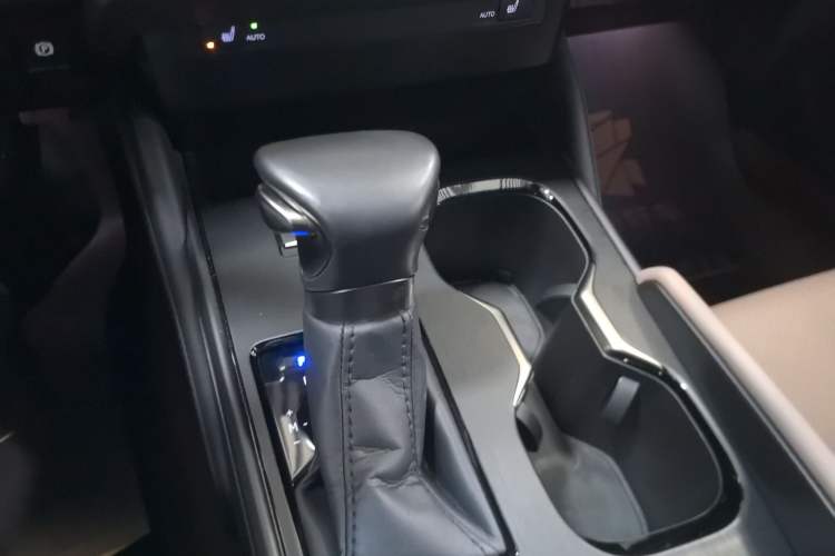 Used Lexus ES 2023 200 Excellence Edition Gear Lever