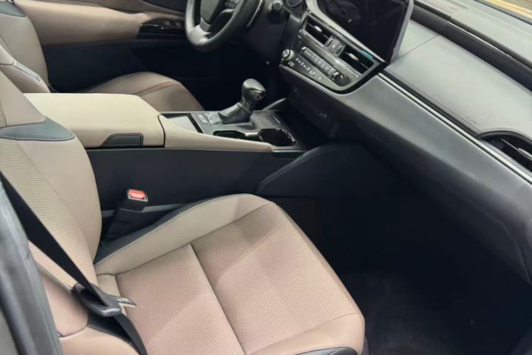 Used Lexus ES 2023 200 Excellence Edition Interior 1