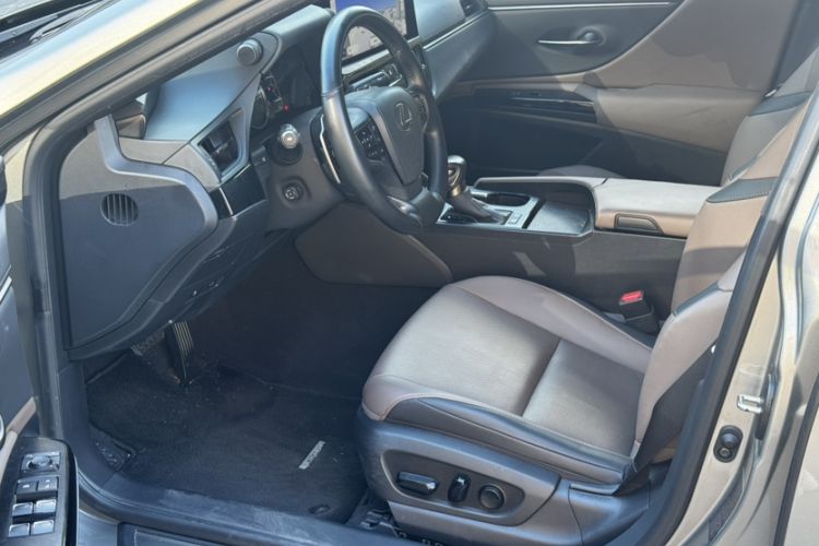 Used Lexus ES 2023 200 Excellence Edition Interior 1