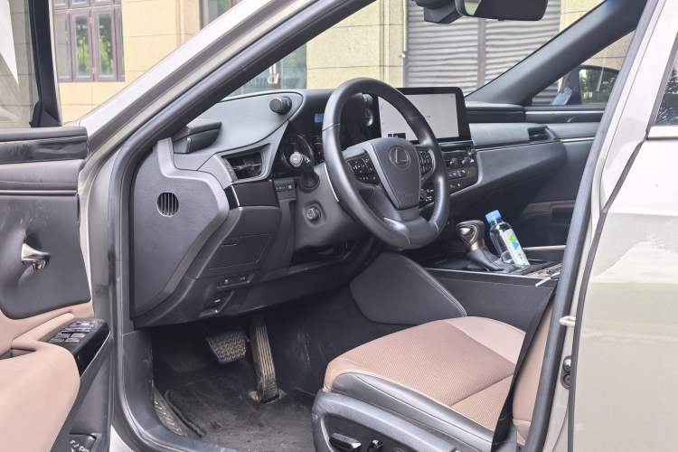 Used Lexus ES 2023 200 Excellence Edition Interior 1