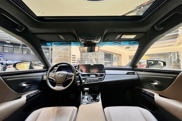Used Lexus ES 2023 200 Excellence Edition Interior 10