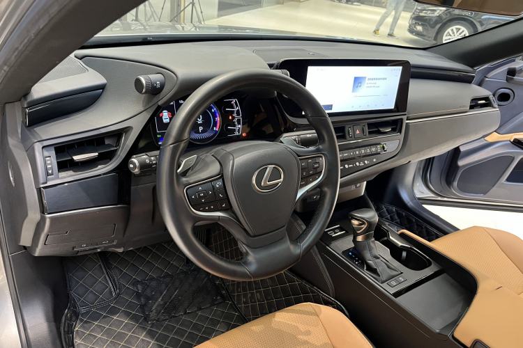 Used Lexus ES 2023 200 Excellence Edition Interior 2