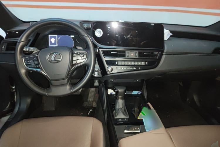Used Lexus ES 2023 200 Excellence Edition Interior 2