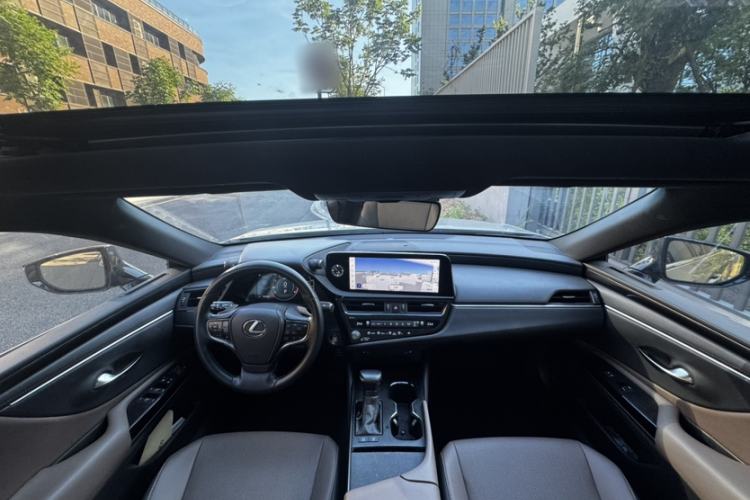 Used Lexus ES 2023 200 Excellence Edition Interior 2