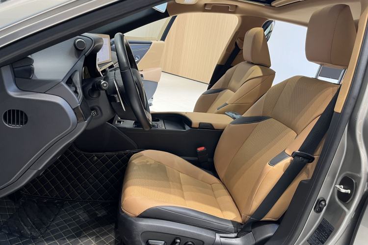 Used Lexus ES 2023 200 Excellence Edition Interior 4