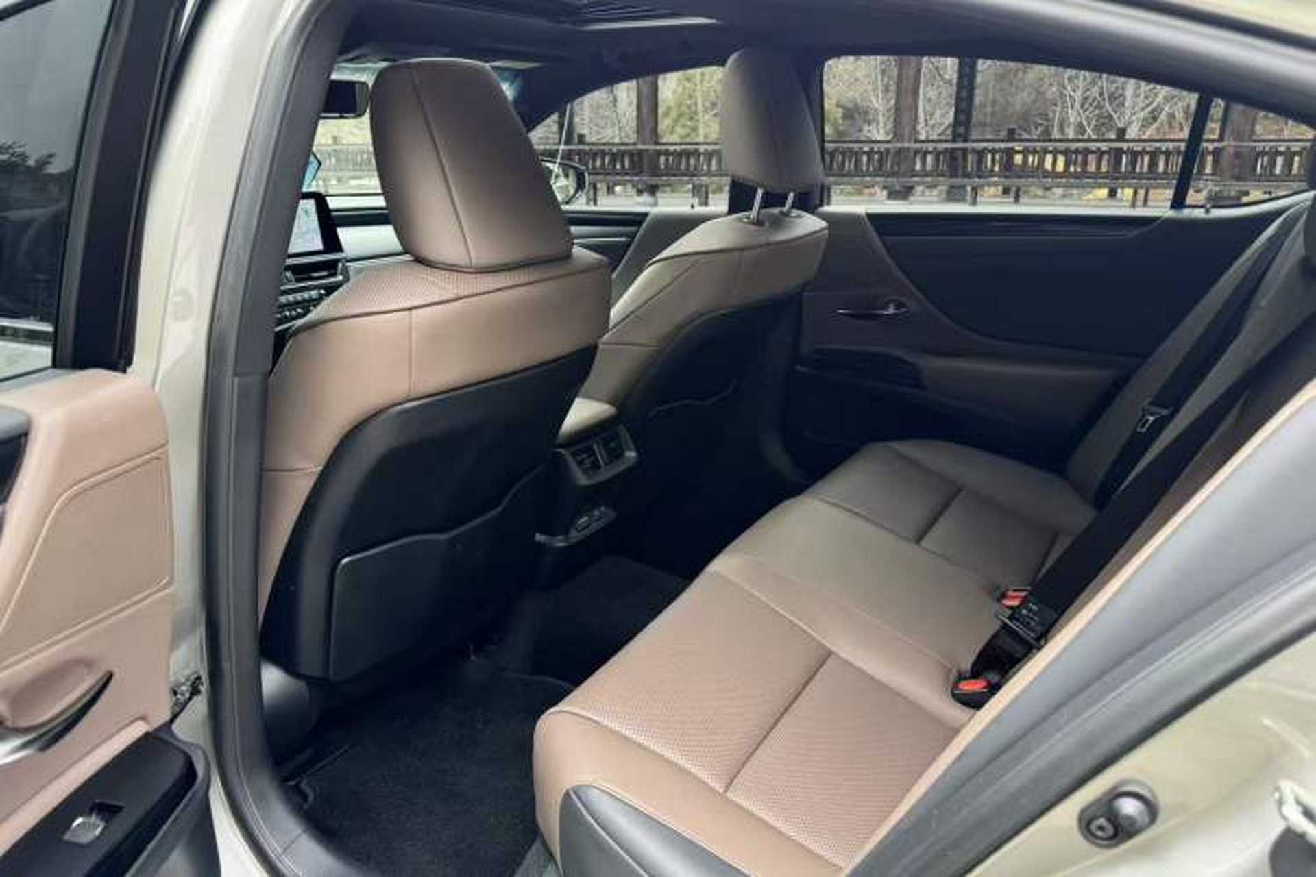 Used Lexus ES 2023 200 Excellence Edition Interior 4