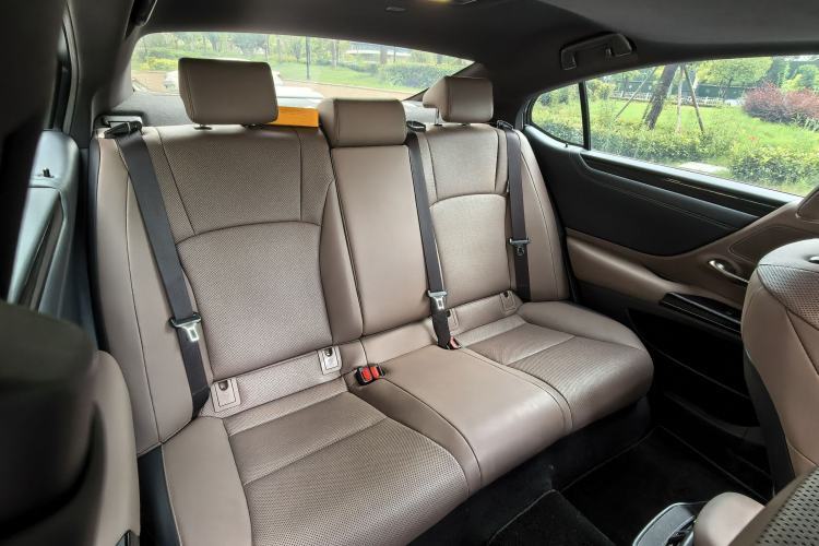 Used Lexus ES 2023 200 Excellence Edition Interior 4
