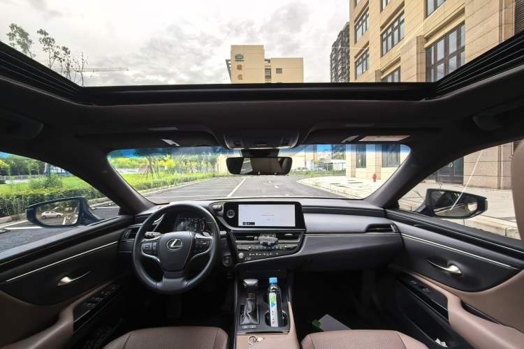 Used Lexus ES 2023 200 Excellence Edition Interior 5