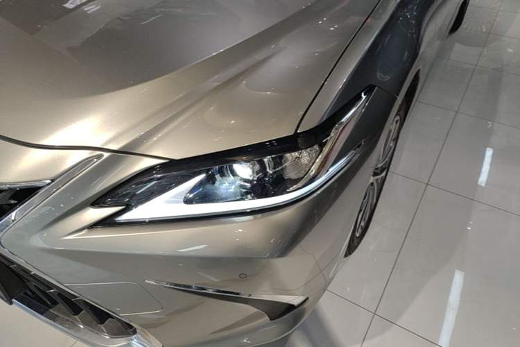Used Lexus ES 2023 200 Luxury Edition Left Front Headlight
