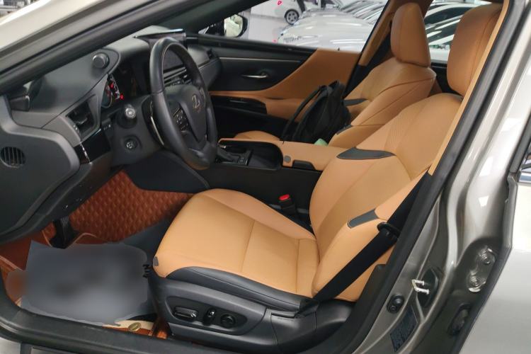 Used Lexus ES 2023 200 Excellence Edition Left Front Seat
