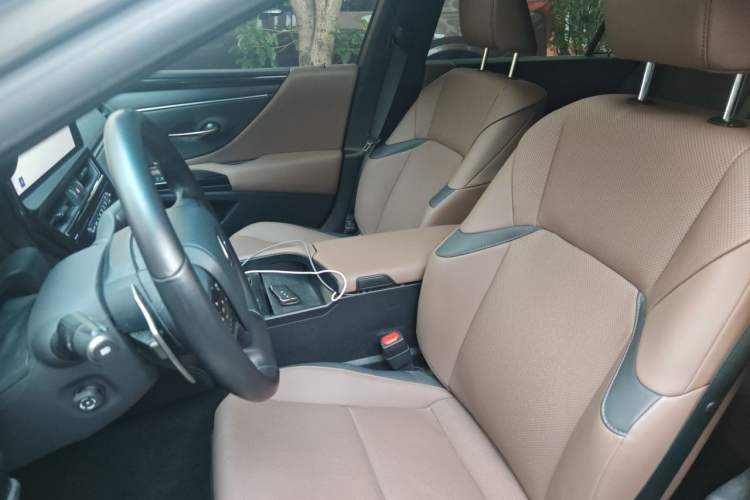 Used Lexus ES 2023 200 Excellence Edition Left Front Seat