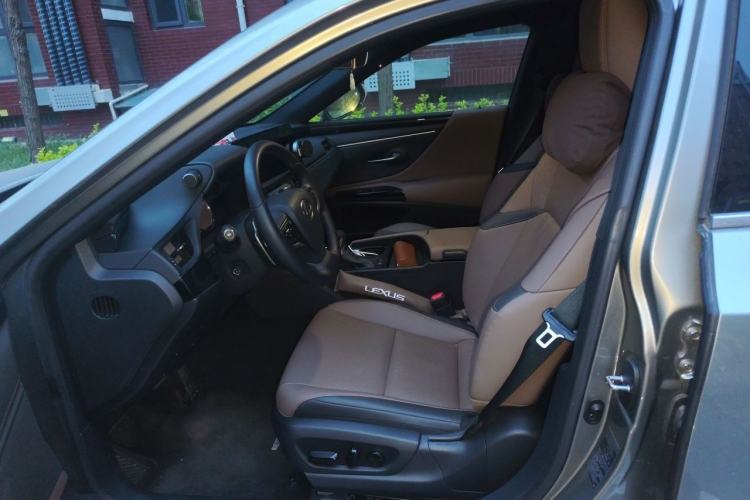 Used Lexus ES 2023 260 Excellence Edition Left Front Seat
