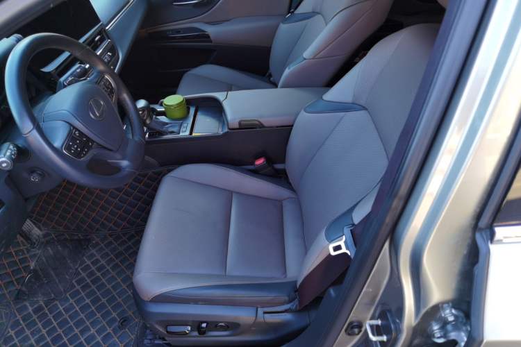 Used Lexus ES 2023 200 Luxury Edition Left Front Seat