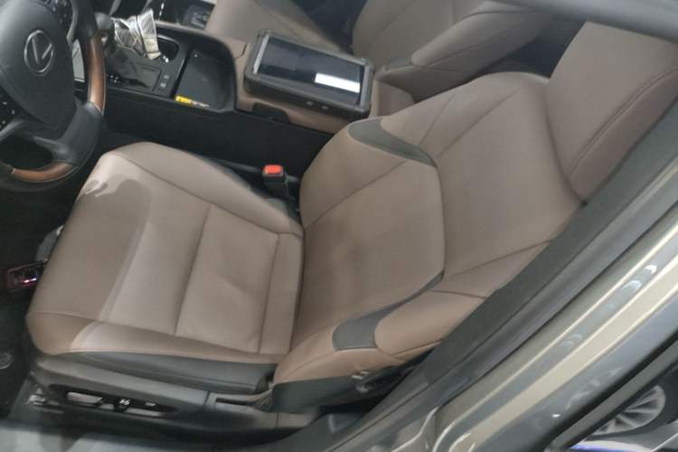 Used Lexus ES 2023 200 Luxury Edition Left Front Seat