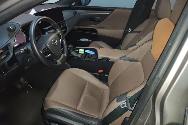 Used Lexus ES 2023 200 Excellence Edition Left Front Seat