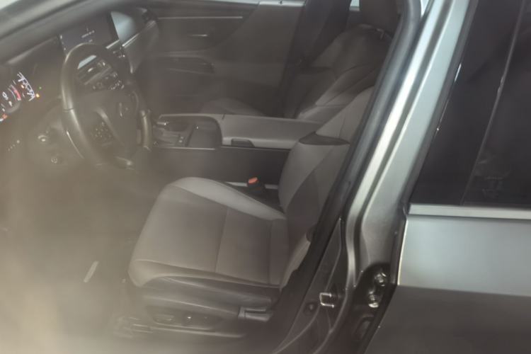 Used Lexus ES 2023 200 Luxury Edition Left Front Seat