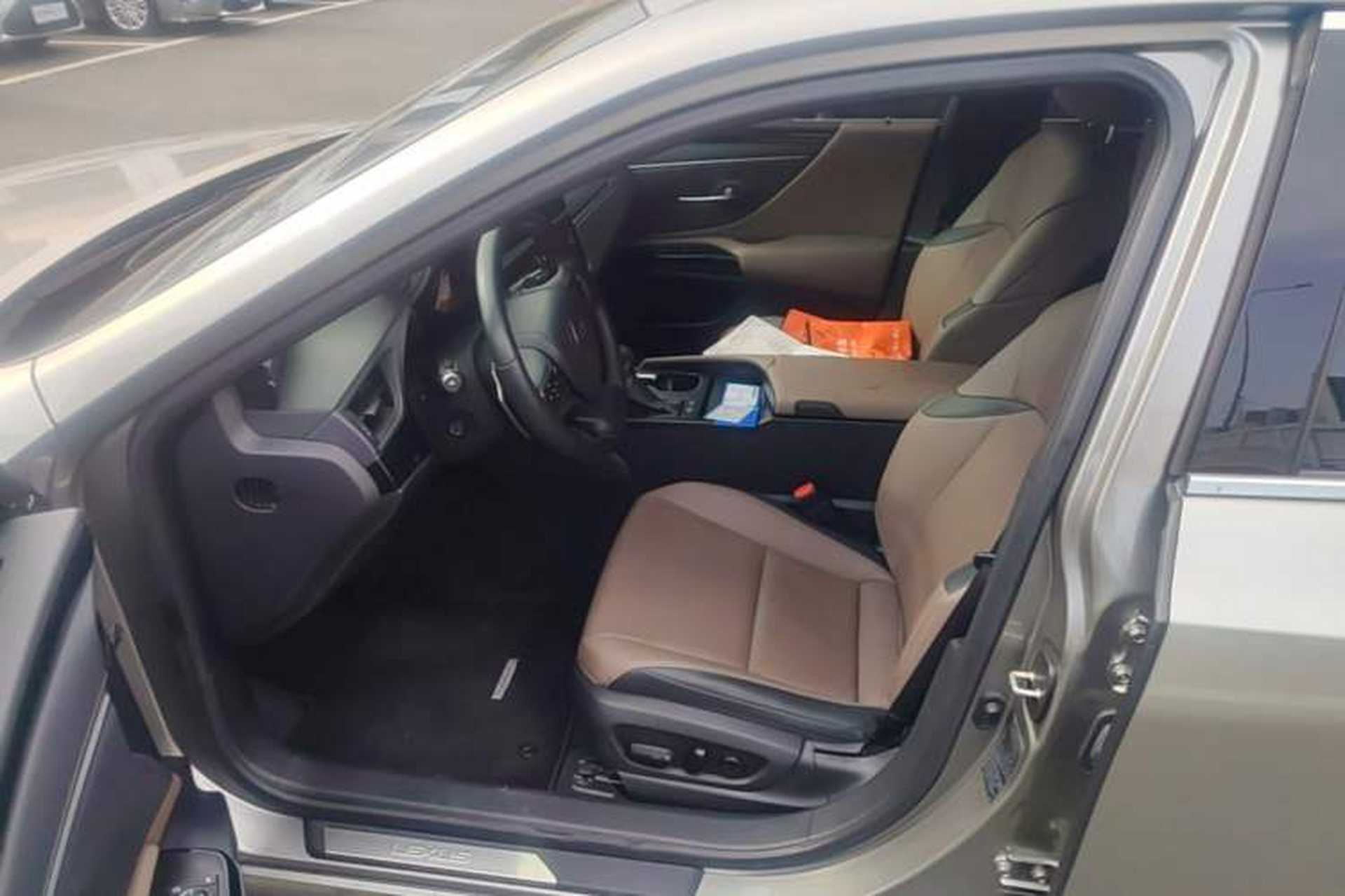 Used Lexus ES 2023 200 Excellence Edition Left Front Seat
