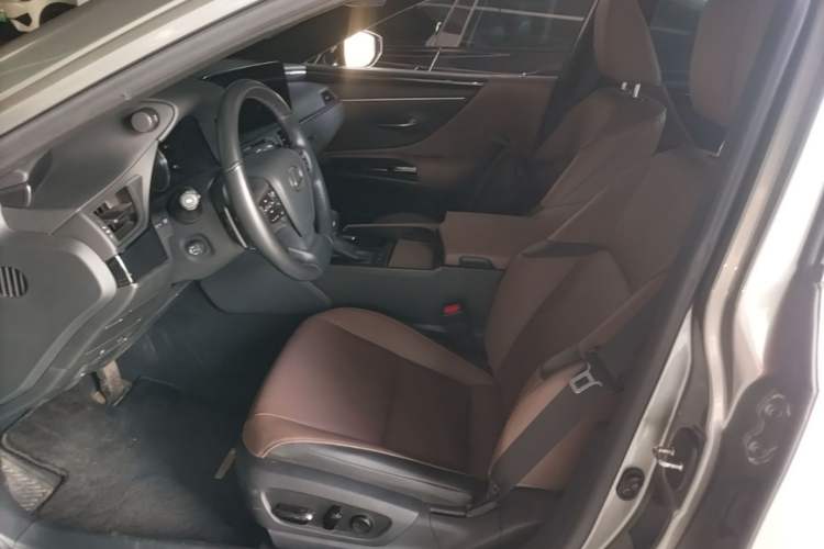 Used Lexus ES 2023 200 Excellence Edition Left Front Seat