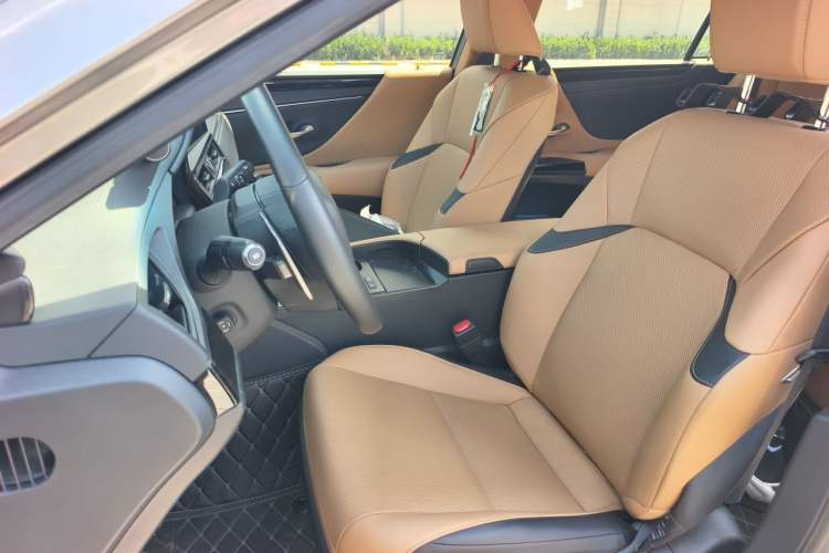 Used Lexus ES 2023 200 Excellence Edition Left Front Seat