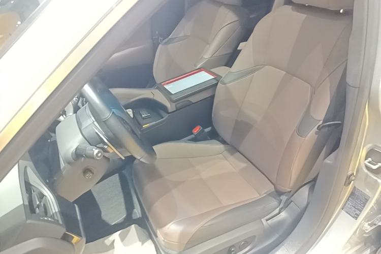 Used Lexus ES 2023 200 Luxury Edition Left Front Seat