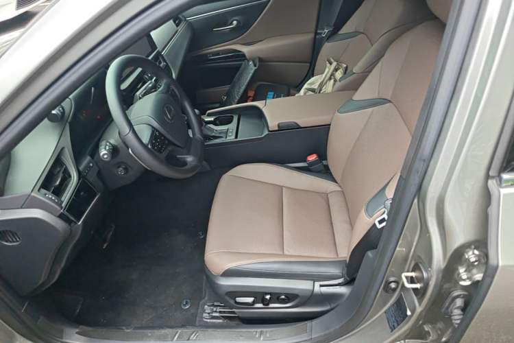 Used Lexus ES 2023 200 Excellence Edition Left Front Seat