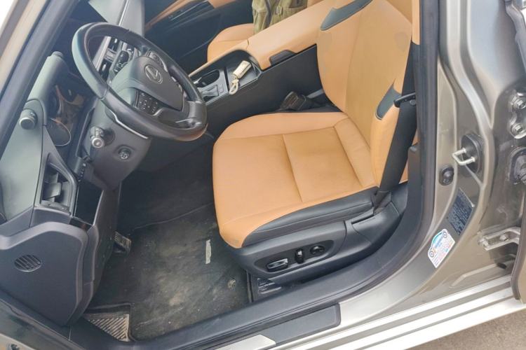 Used Lexus ES 2023 200 Excellence Edition Left Front Seat