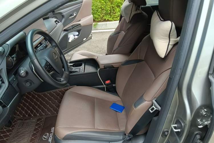 Used Lexus ES 2023 200 Excellence Edition Left Front Seat