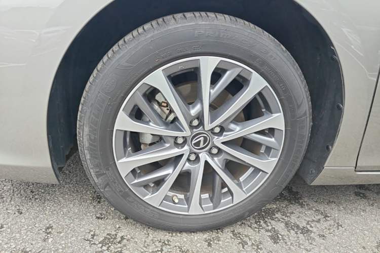 Used Lexus ES 2023 200 Excellence Edition Left Front Wheel Hub