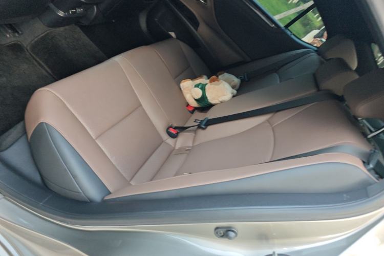 Used Lexus ES 2023 200 Excellence Edition Left Rear Seat