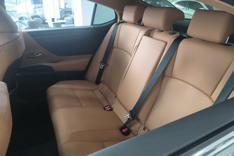Used Lexus ES 2023 200 Excellence Edition Left Rear Seat
