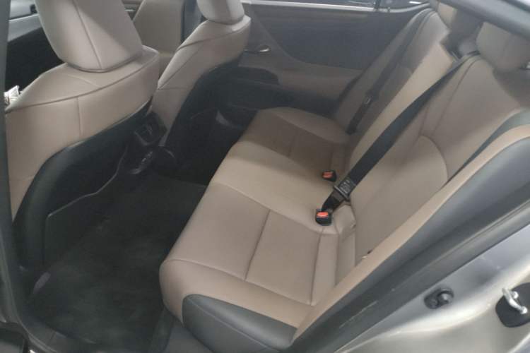 Used Lexus ES 2023 200 Luxury Edition Left Rear Seat
