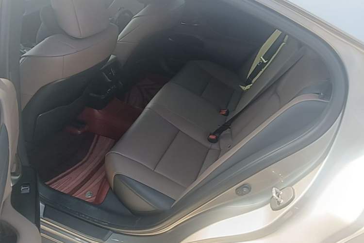 Used Lexus ES 2023 200 Excellence Edition Left Rear Seat