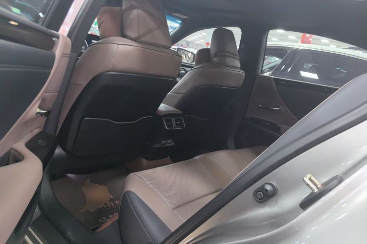 Used Lexus ES 2023 200 Excellence Edition Left Rear Seat