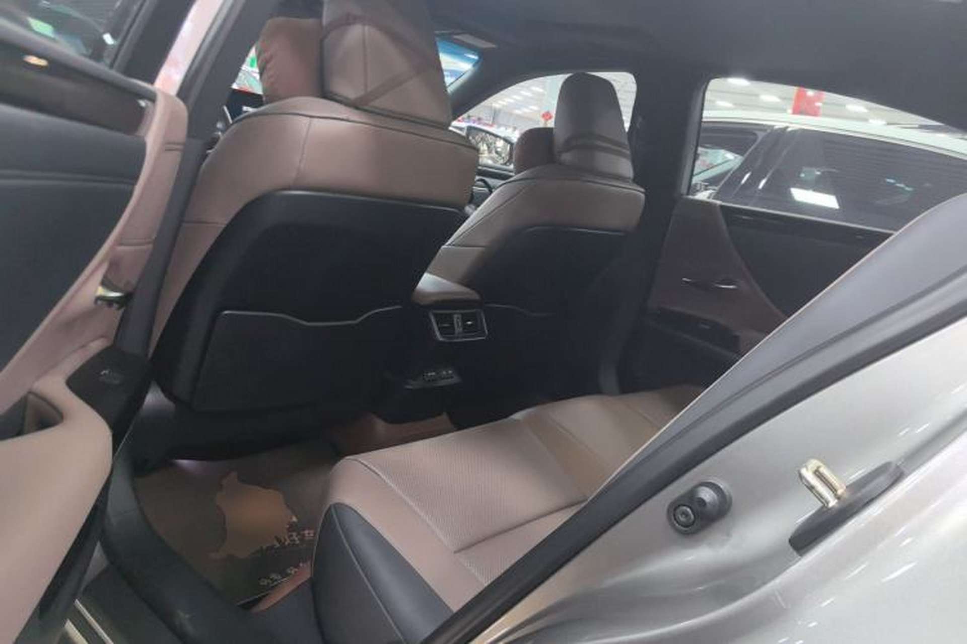 Used Lexus ES 2023 200 Excellence Edition Left Rear Seat