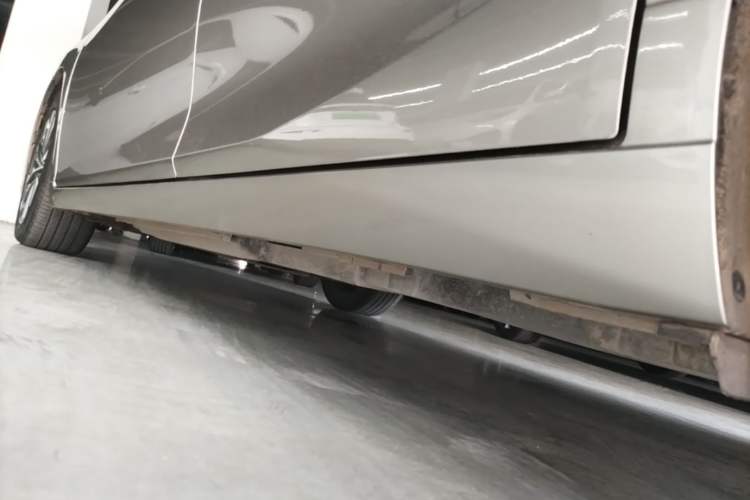 Used Lexus ES 2023 200 Excellence Edition Left Side Sill