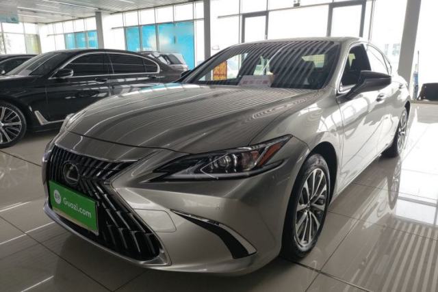 Used Lexus ES 2023 200 Excellence Edition