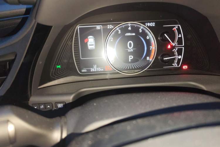 Used Lexus ES 2023 260 Excellence Edition Odometer Close Up