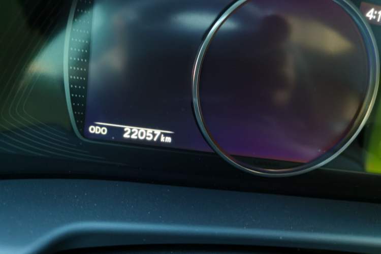 Used Lexus ES 2023 200 Luxury Edition Odometer Close Up