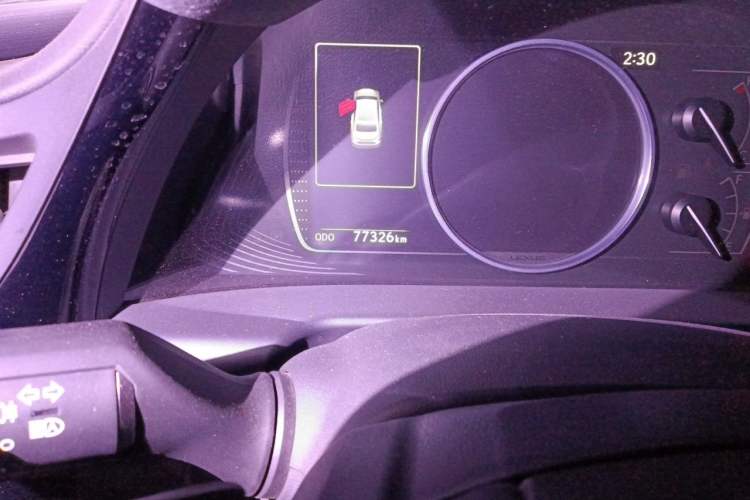 Used Lexus ES 2023 200 Excellence Edition Odometer Close Up