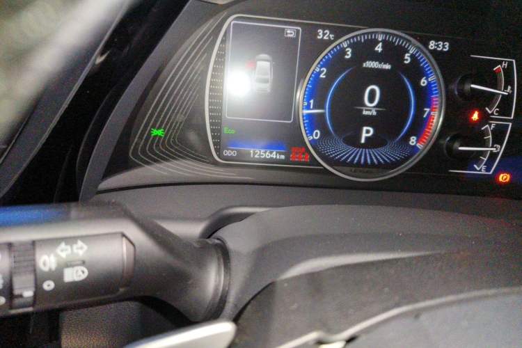 Used Lexus ES 2023 200 Excellence Edition Odometer Close Up