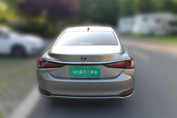 Used Lexus ES 2023 200 Excellence Edition Rear